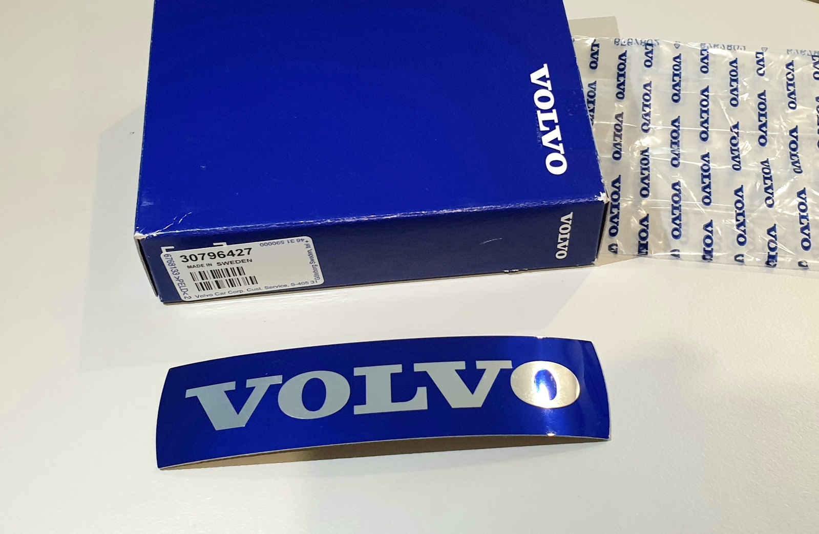 Volvo s60 v60 xc60 front grill badge emblem metal sticker genuine 30796427